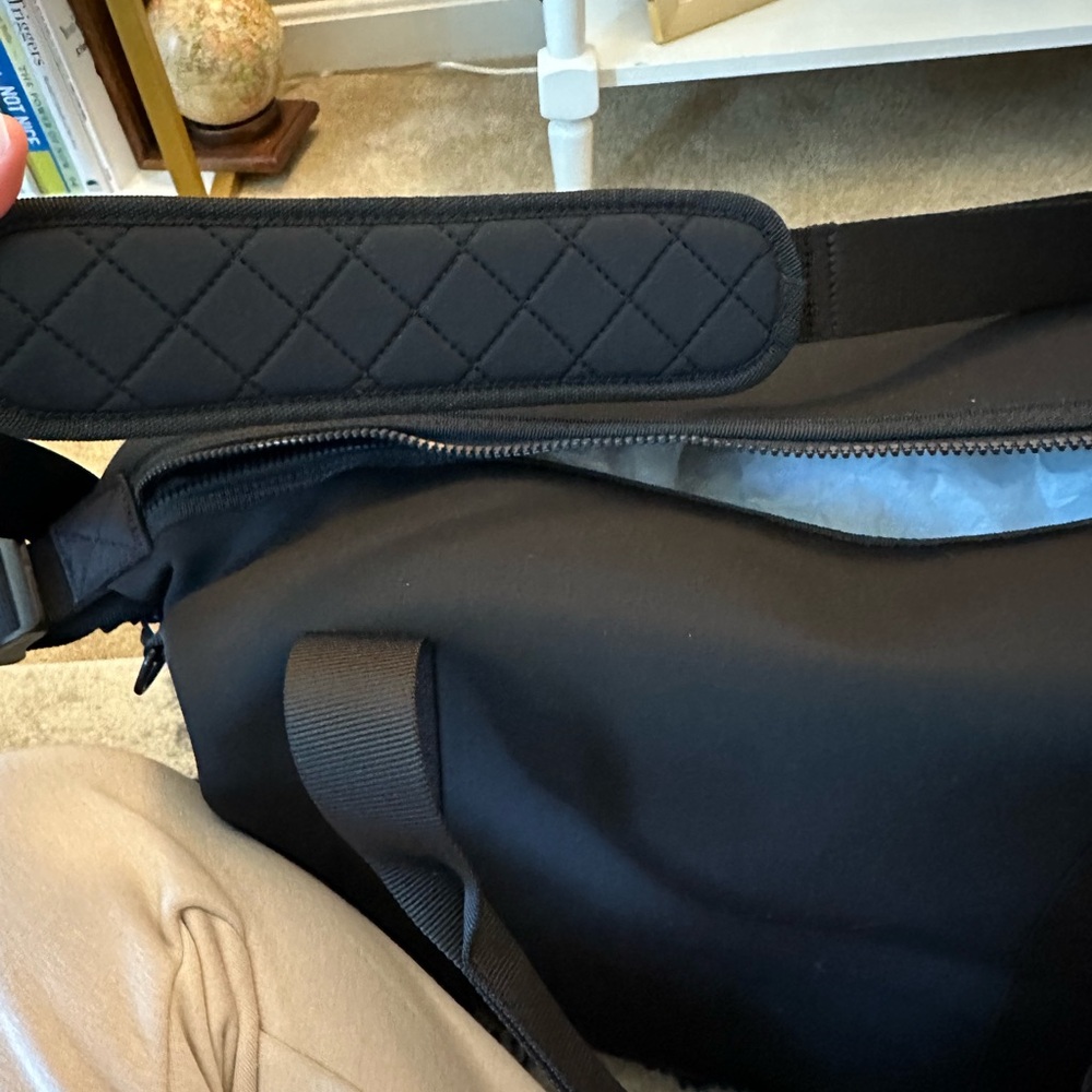 NWOT Athleta  Black Tote Bag - weekender - Picture 5 of 12